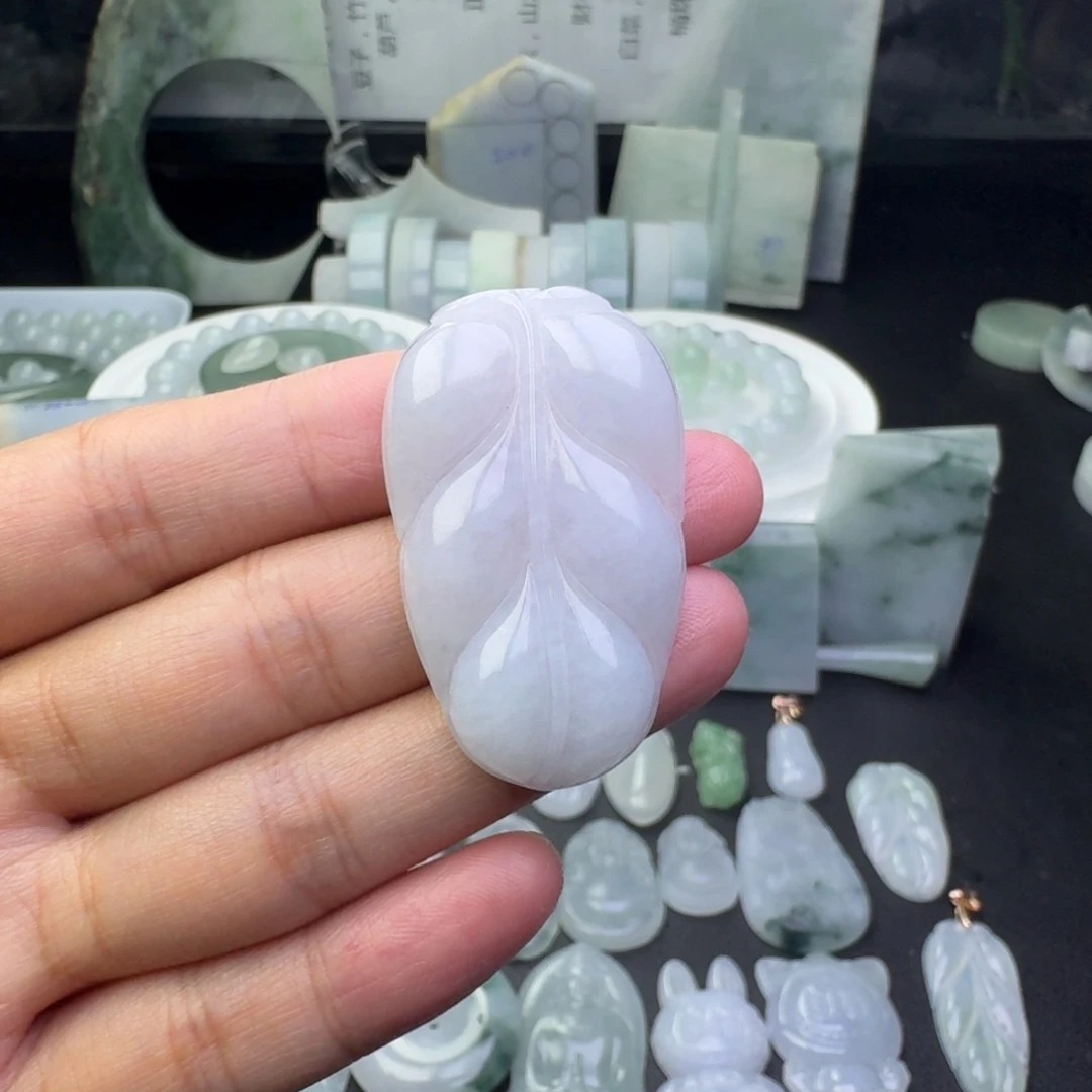 翡翠未镶嵌颈饰叶子