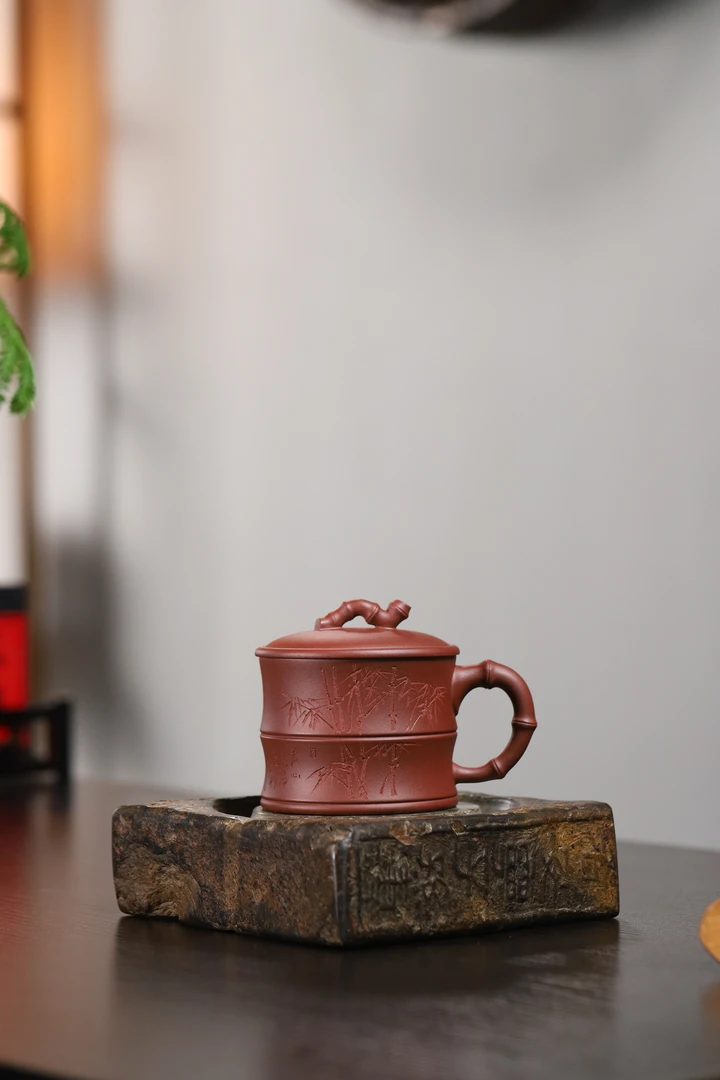 紫砂盖杯容量220cc，底槽清泥料