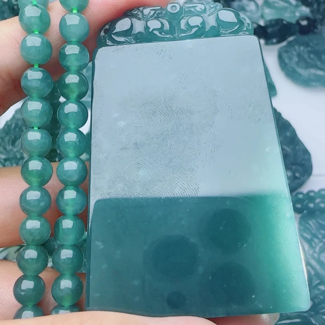 颈饰未镶嵌翡翠多样性发货天然的A货翡翠