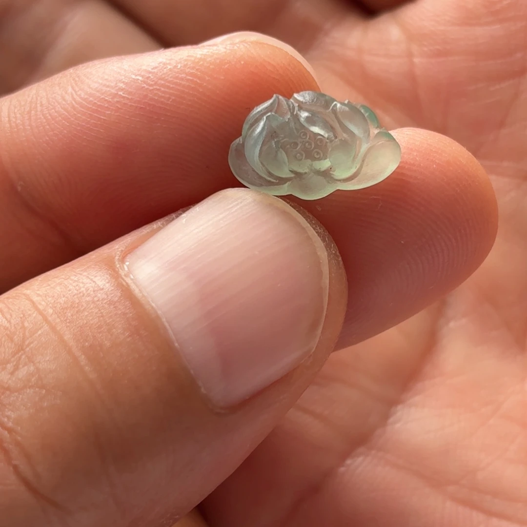 定制翡翠未镶嵌莲花