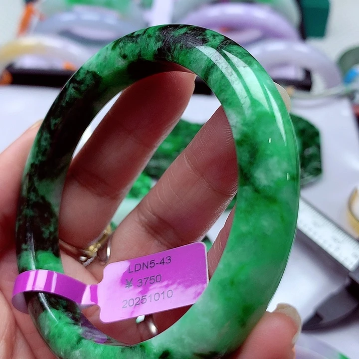翡翠未镶嵌手镯翡翠