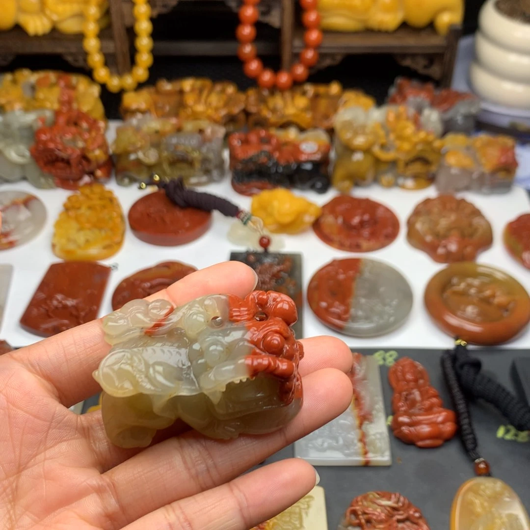 石英质玉（黄龙玉）挂件未镶嵌