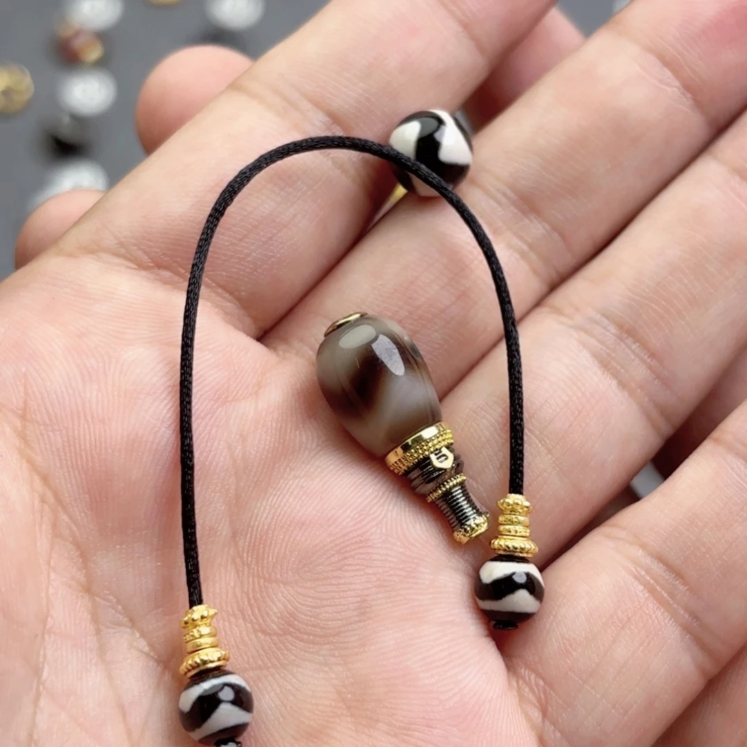 欧***甲玛瑙/玉髓文玩配饰未镶嵌