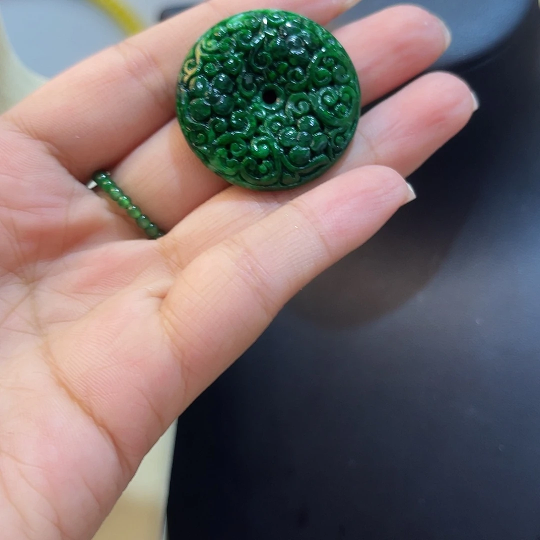 翡翠未镶嵌颈饰项链