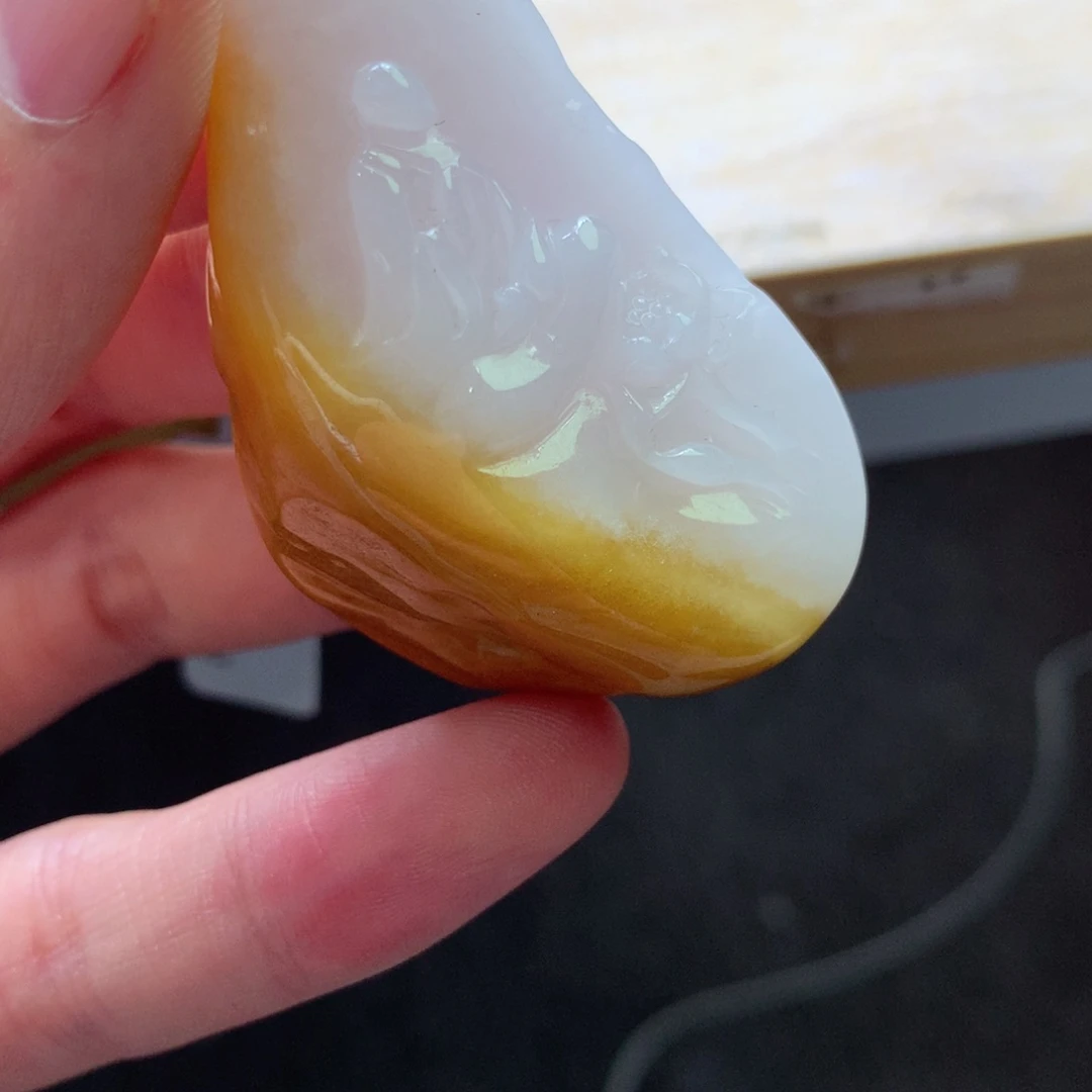 翡翠颈饰未镶嵌吊坠