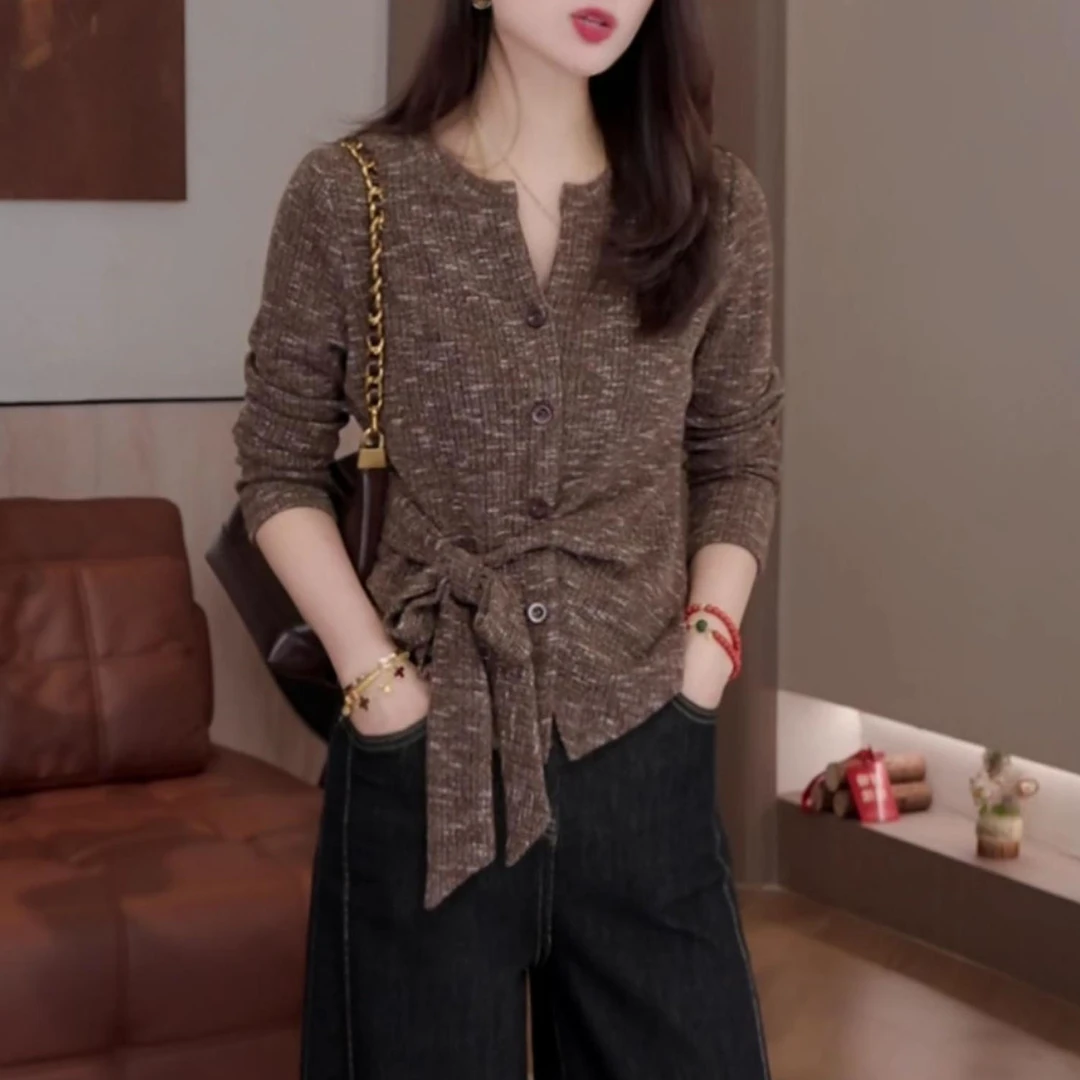 2025年秋季新款时尚美拉德V领长袖T恤气质显瘦收腰绑带休闲上衣女