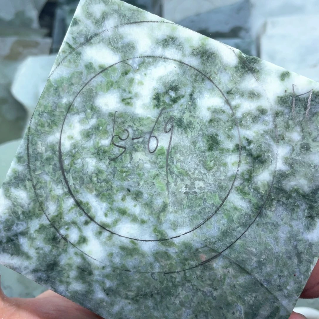 独山玉未镶嵌定制手镯