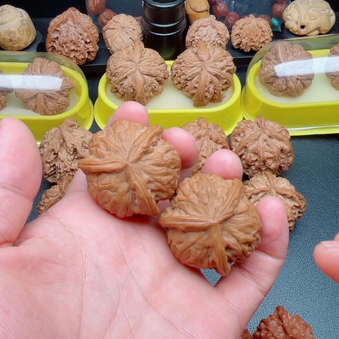 把件文玩核桃石门三棱39×38×37