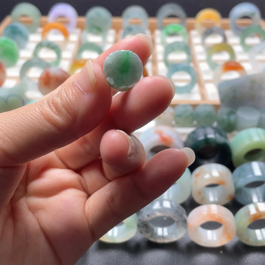 定制翡翠未镶嵌翡翠