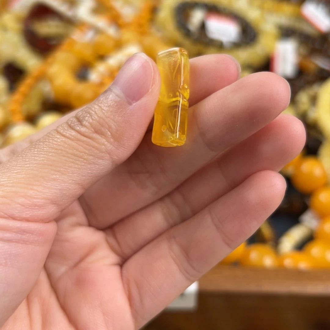 琥珀未镶嵌珠宝奇石