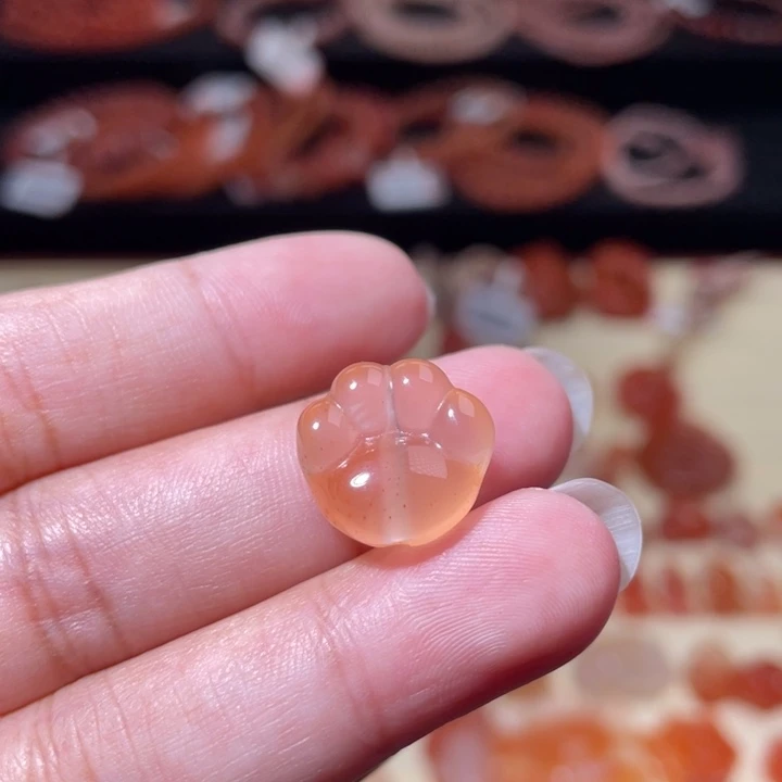 南红玛瑙猫爪上下通孔未镶嵌1614