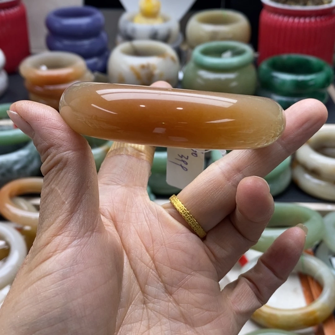 石英岩玉未镶嵌手镯