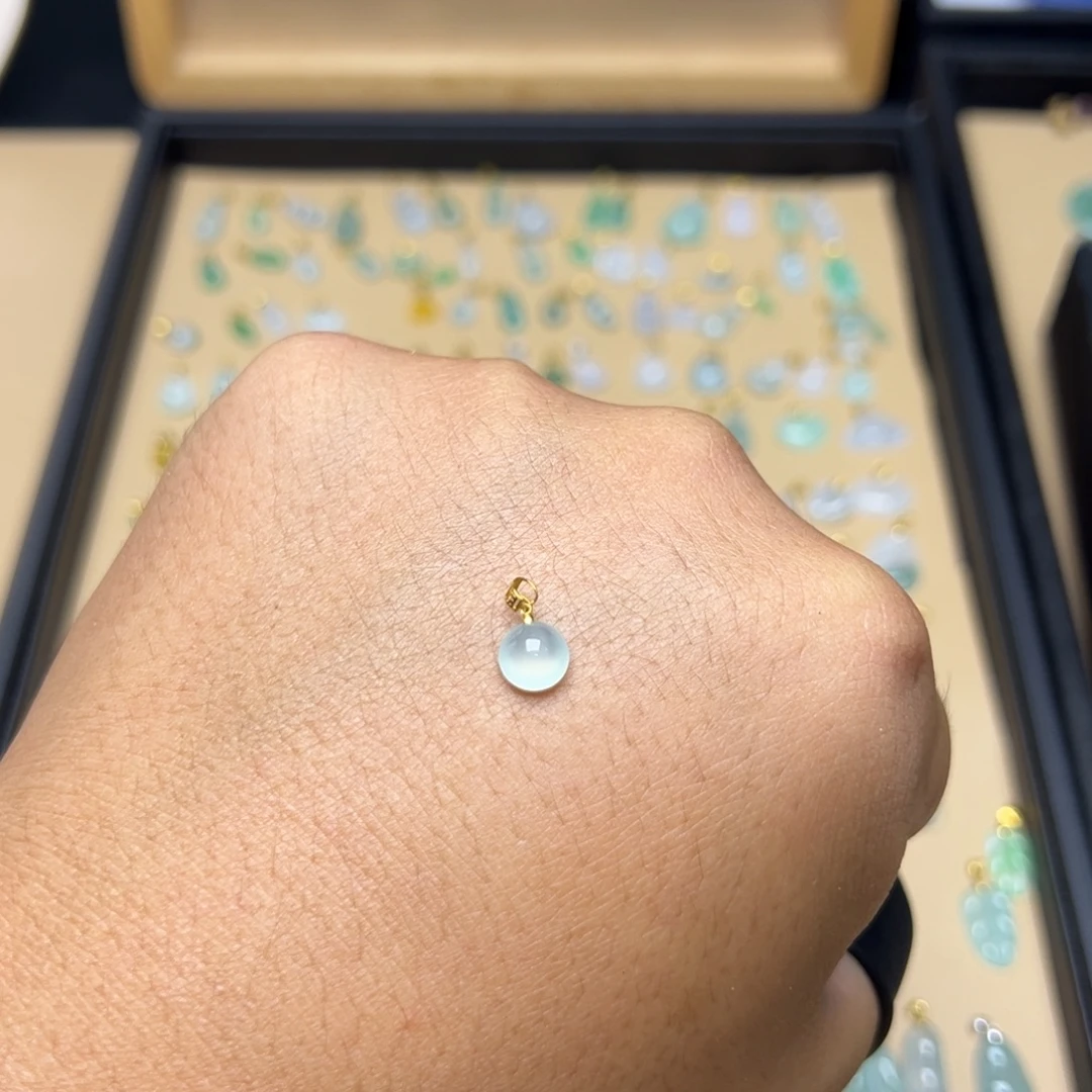 翡翠18K金镶嵌吊坠(不含链)蛋面吊坠