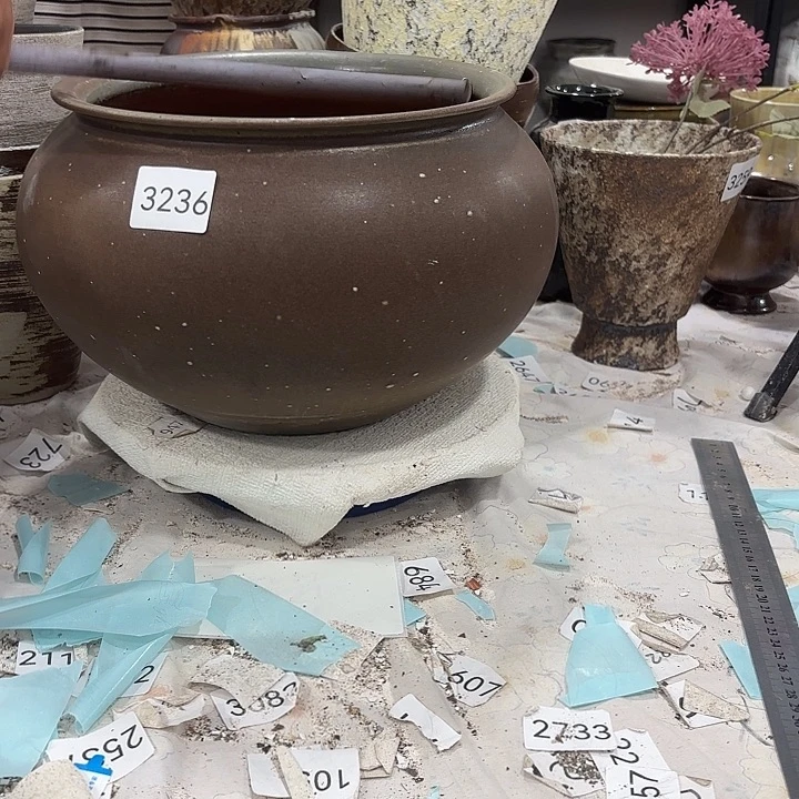 摆件3236，景德镇有孔，瑕疵处理