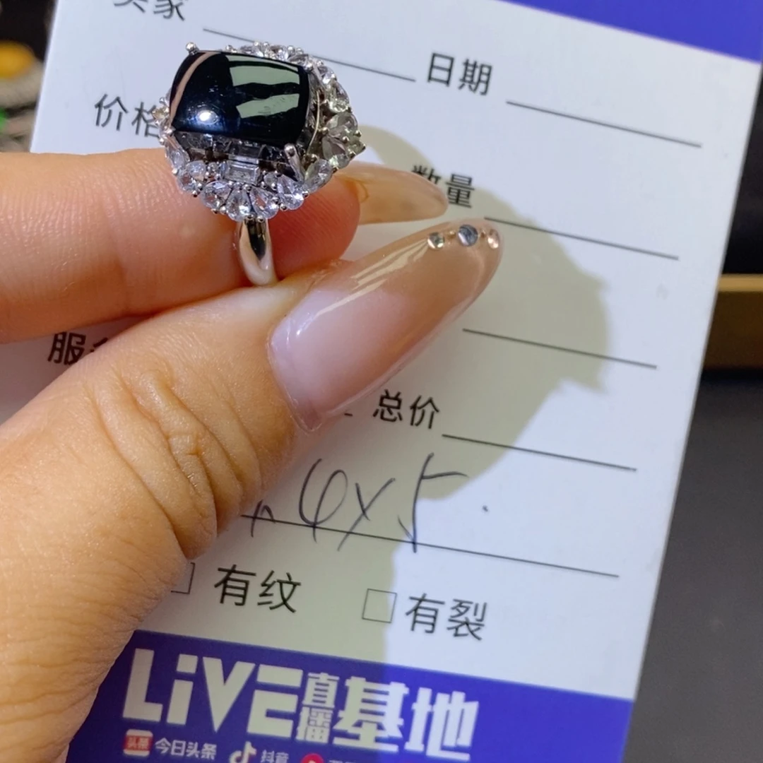 颈饰18K金镶嵌翡翠基地发货 假一赔三
