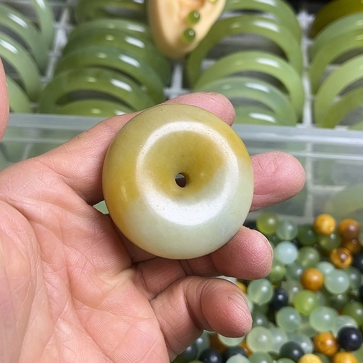 合金蛇纹石玉颈饰