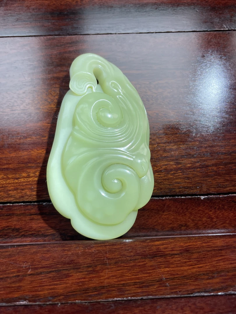 玉乾程·析木玉正宗上等特色料椴树林俏色巧雕灵芝如意吊坠精美