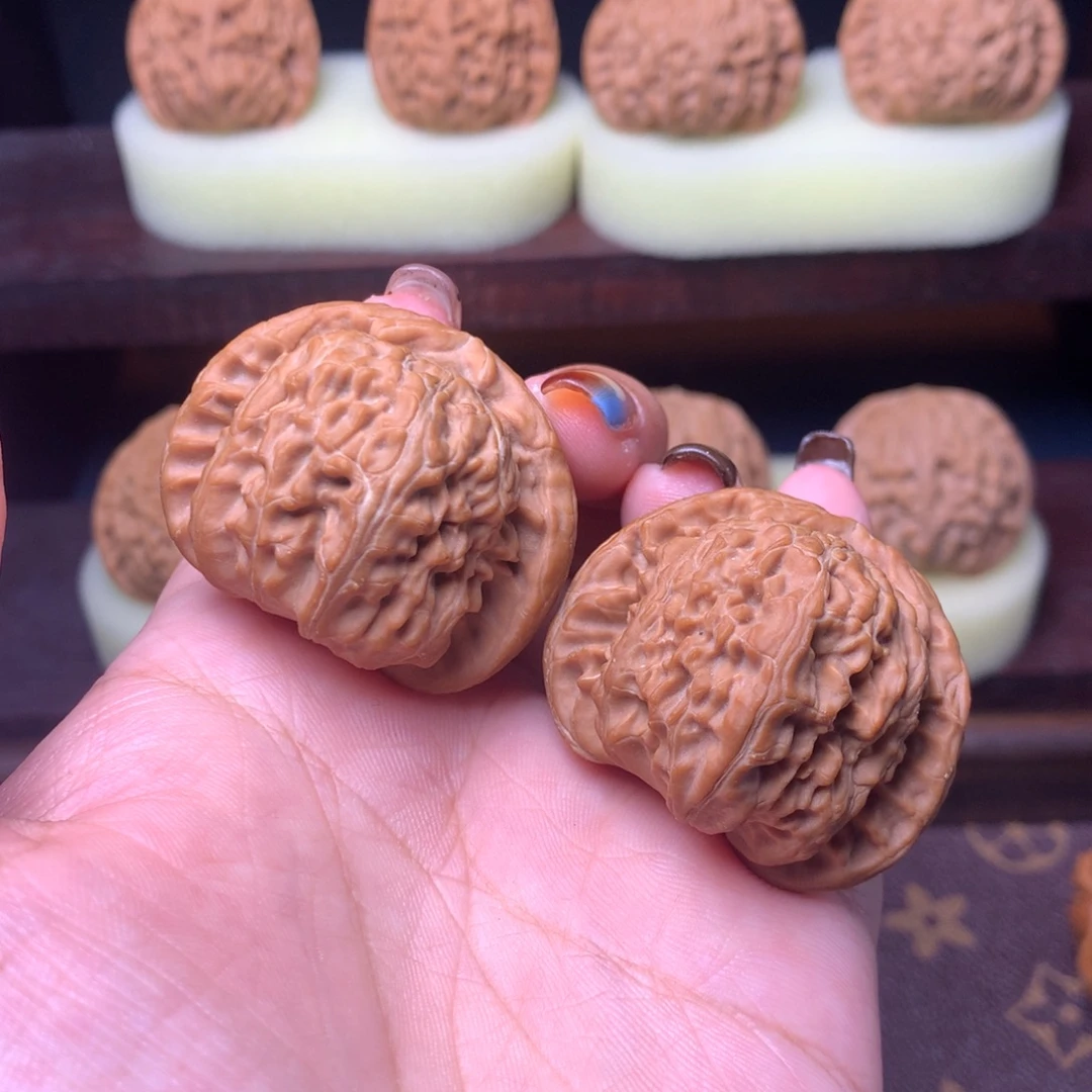 文玩核桃把件39球白