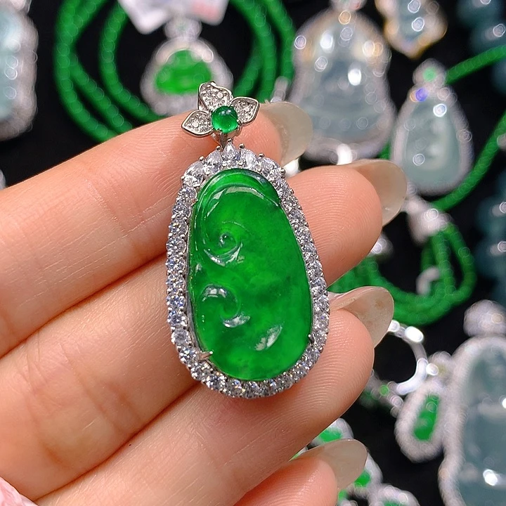 翡翠颈饰未镶嵌翡翠