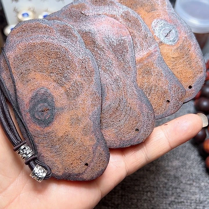 藤类降真香随形9.5左右精品绿油牛肉干发其一