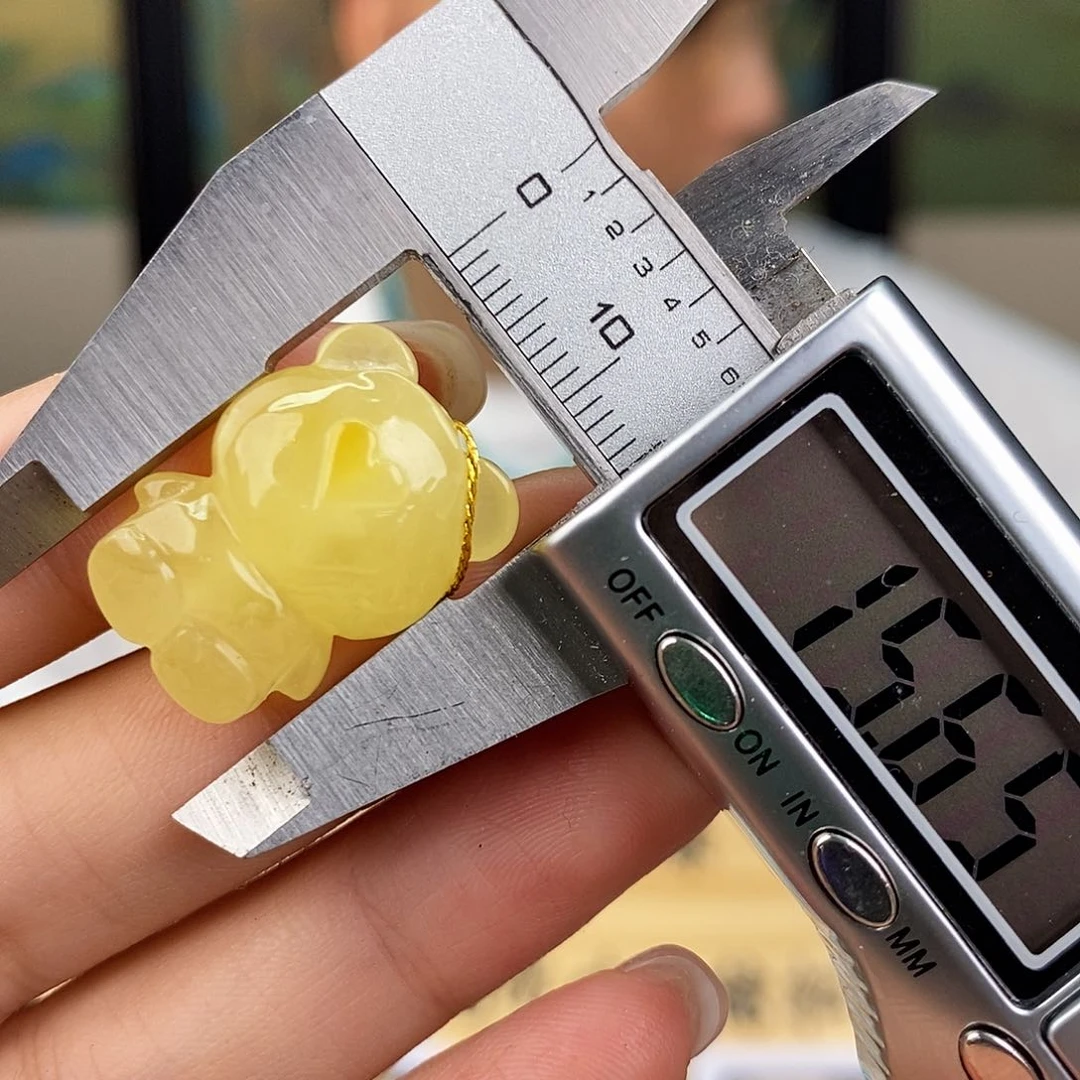 未镶嵌琥珀珠宝奇石