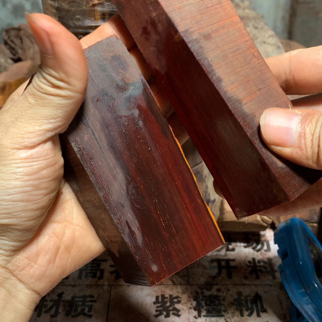 白***_檀香紫檀（小叶紫檀）