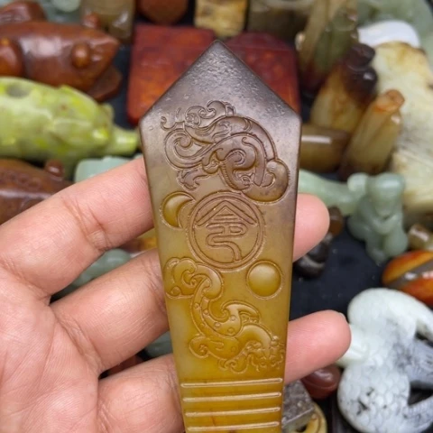 蛇纹石玉未镶嵌颈饰74