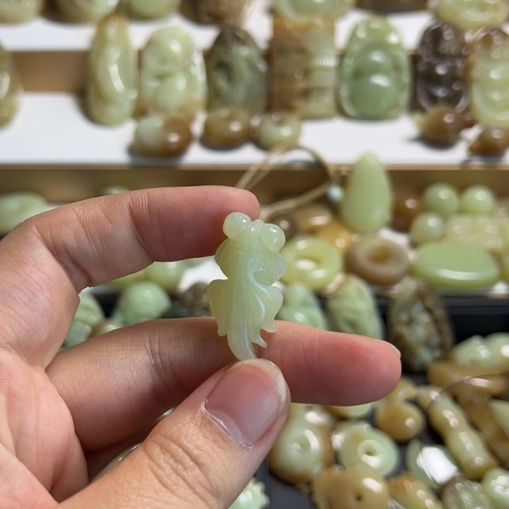 和田玉挂件未镶嵌丹**画
