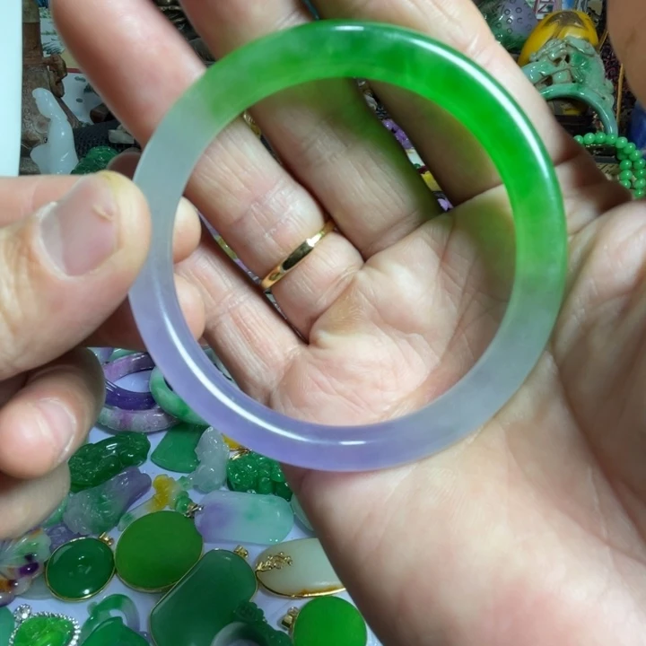 红***雪吊坠滴血莲花菩提