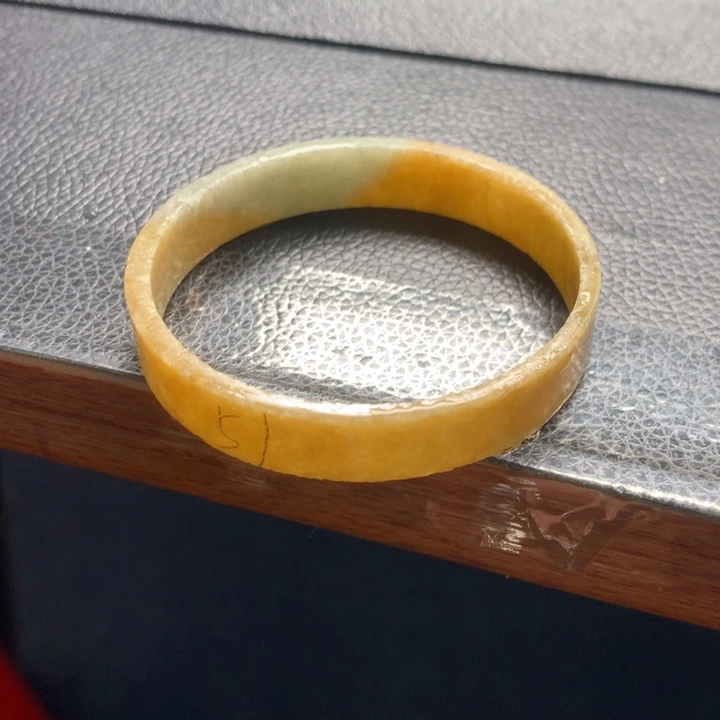 定制翡翠未镶嵌手镯