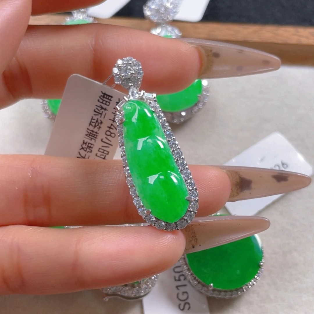 翡翠颈饰银S925镶嵌翡翠