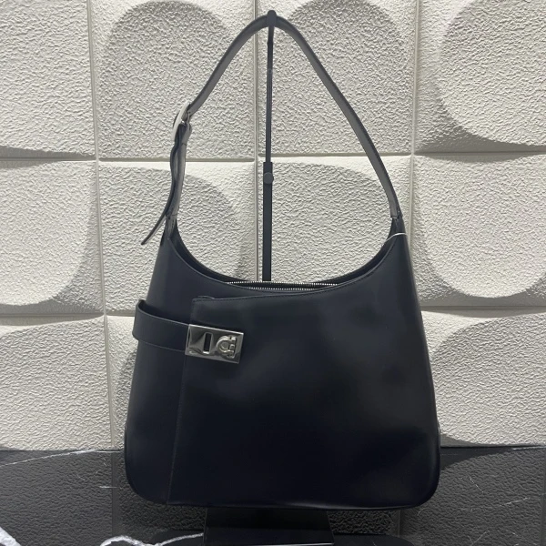 菲拉格慕/99新/250709CY0016/市场价15000/单肩包