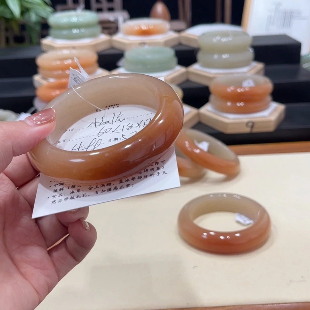 石英质玉手镯未镶嵌小****别