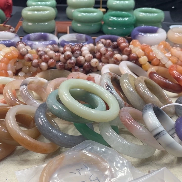 石英质玉未镶嵌珠宝奇石