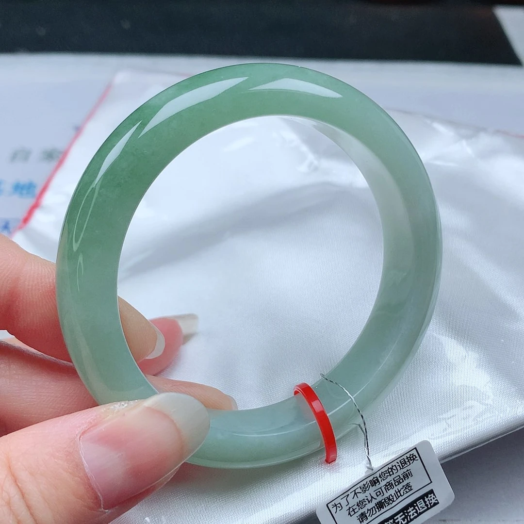 翡翠手镯未镶嵌55/56圈