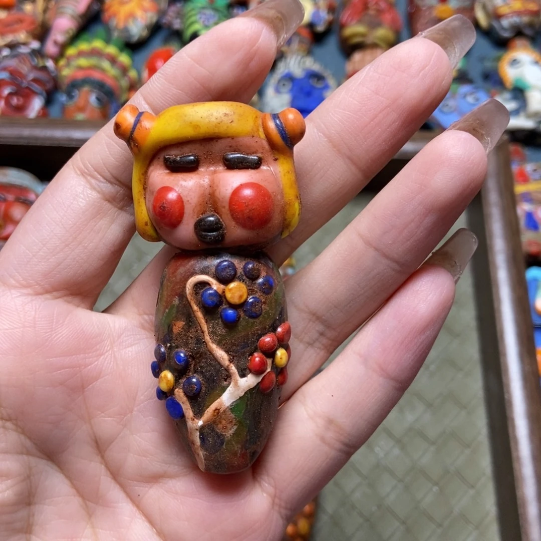 颈饰琉璃印度尼西亚01