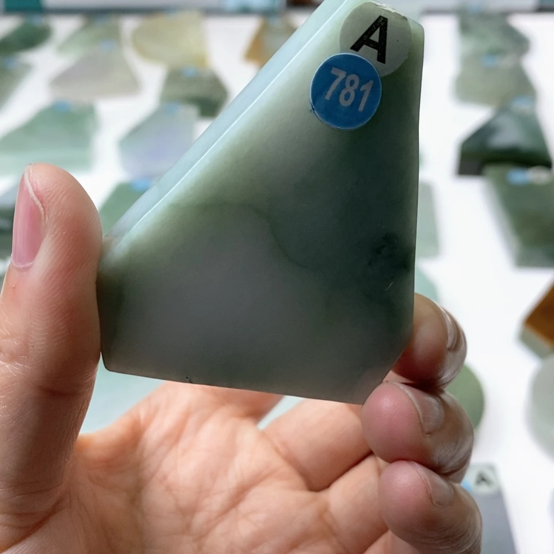 未镶嵌定制翡翠天然A货翡翠挂件