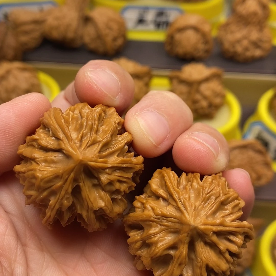 文玩核桃吊坠三棱34