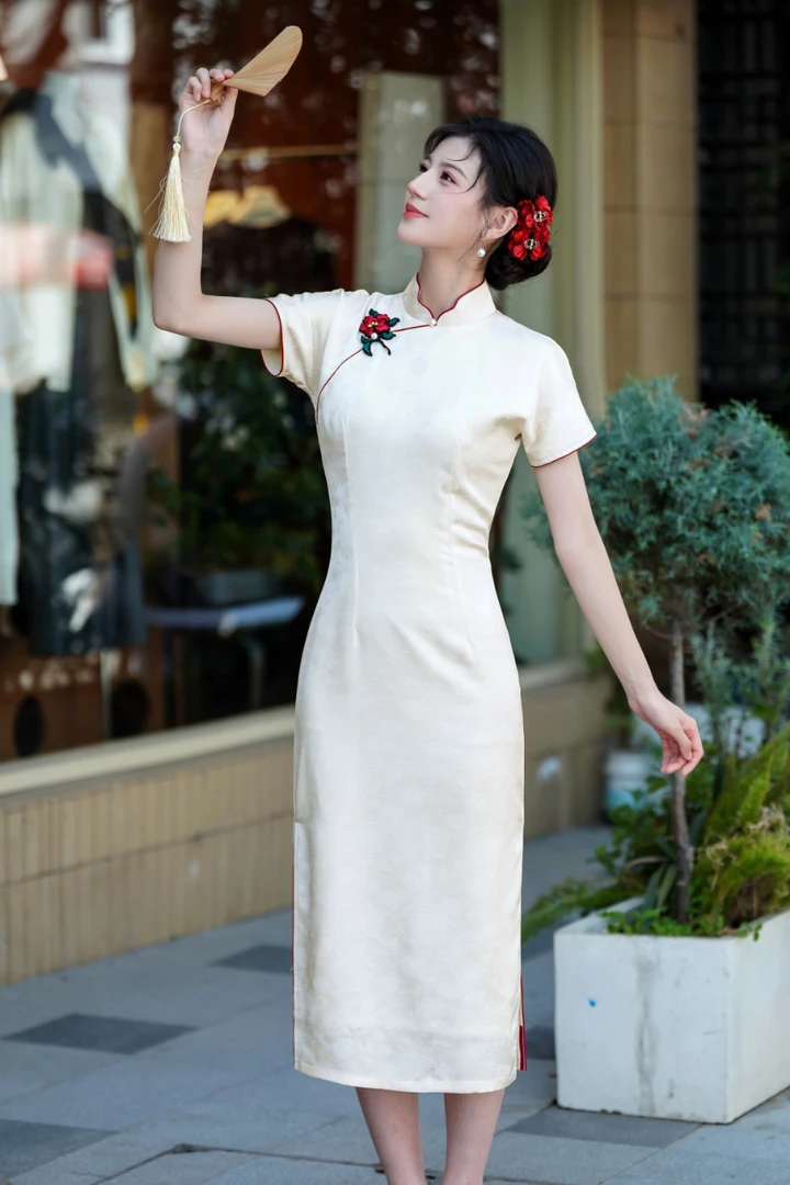 盛【玫瑰】乳白色缎面提花夏季新款气质优雅修身显瘦长款旗袍（长120