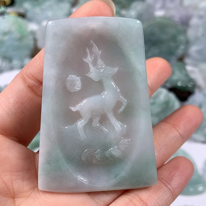 翡翠未镶嵌颈饰鹿牌福利