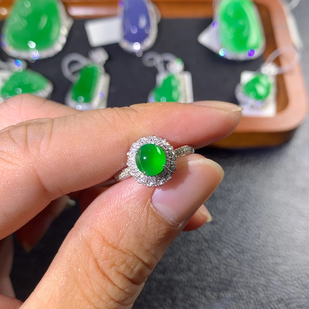 翡翠18K金镶嵌戒指翡翠