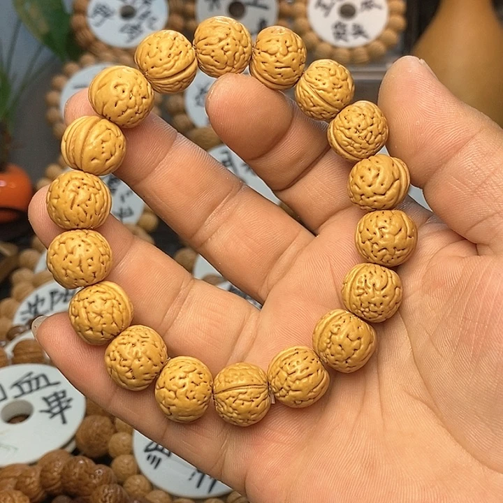 【闪购商品】?*旭桃核奶豆手串手链