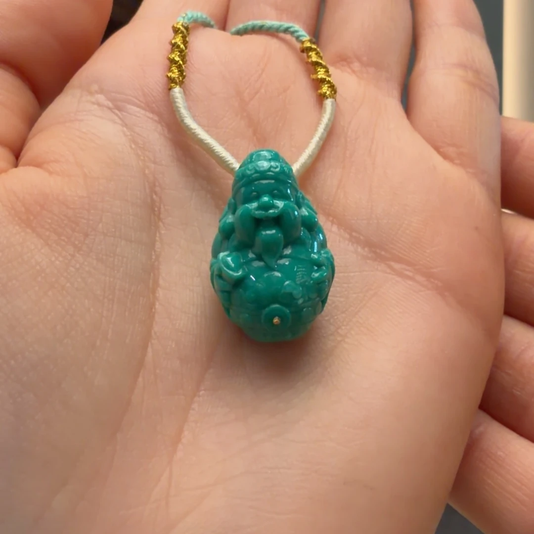 绿松石未镶嵌颈饰