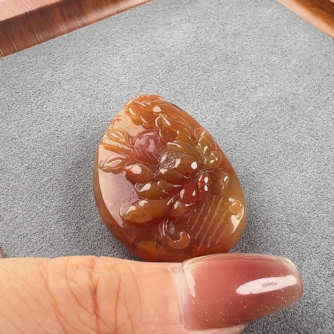 南红玛瑙吊坠未镶嵌