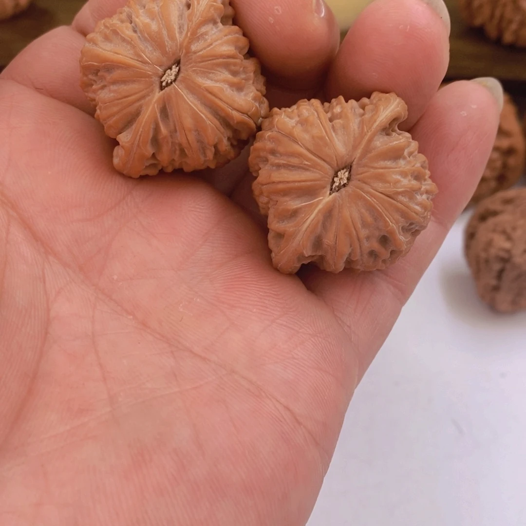 文玩核桃把件杜****?磨盘