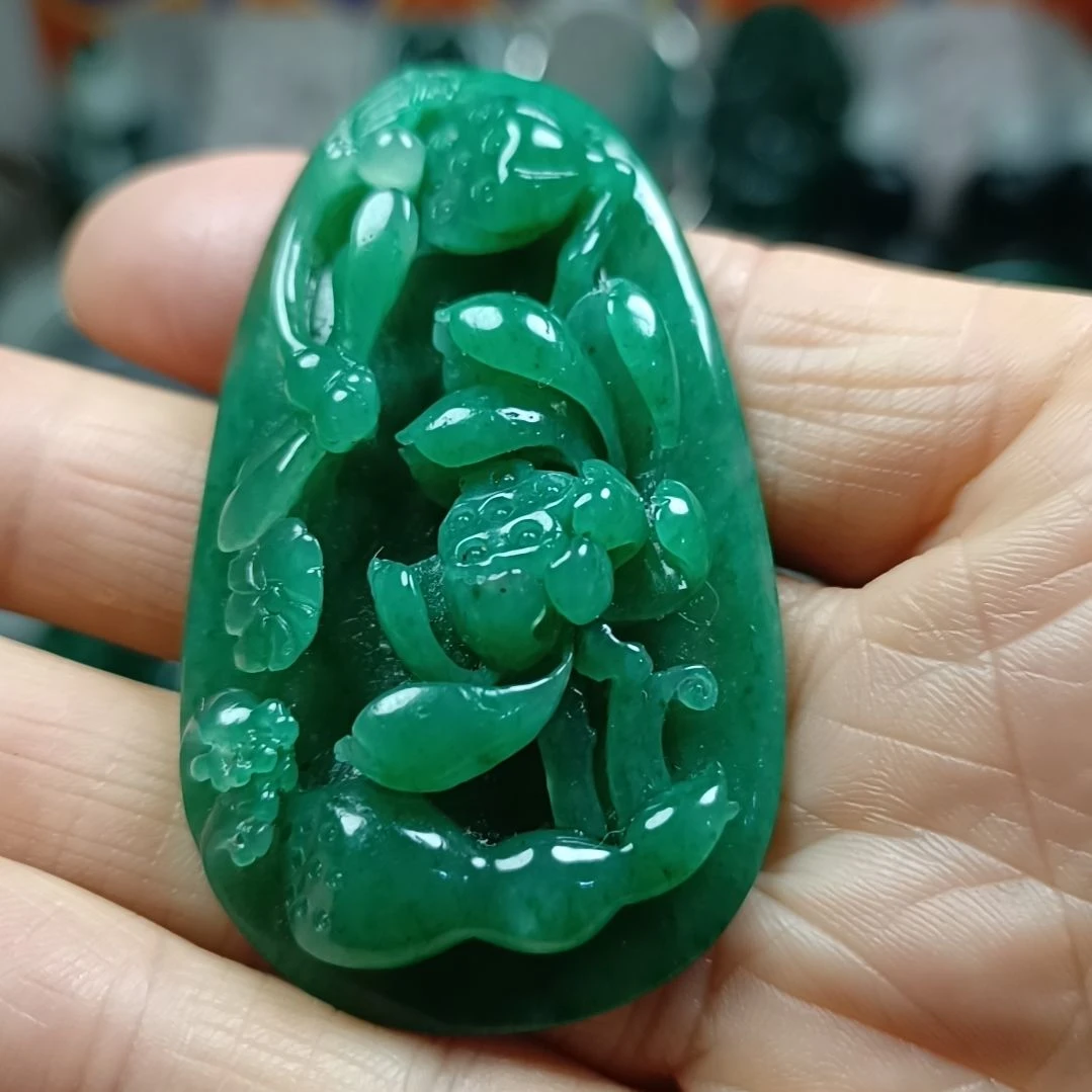 独山玉未镶嵌挂件
