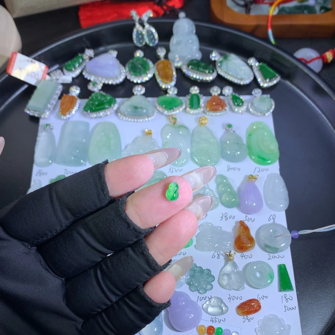 翡翠未镶嵌吊坠(不含链)绿葫芦