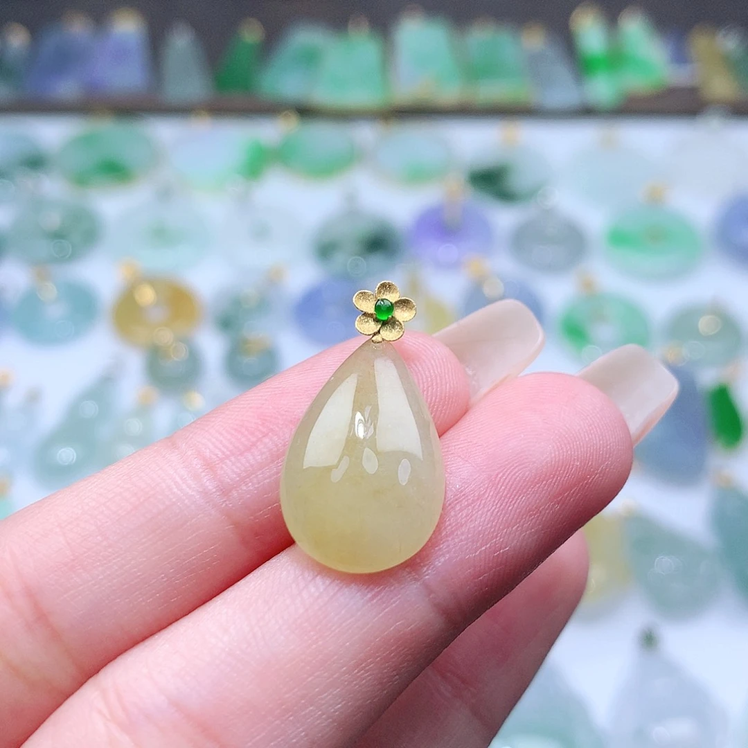 翡翠未镶嵌颈饰翡翠