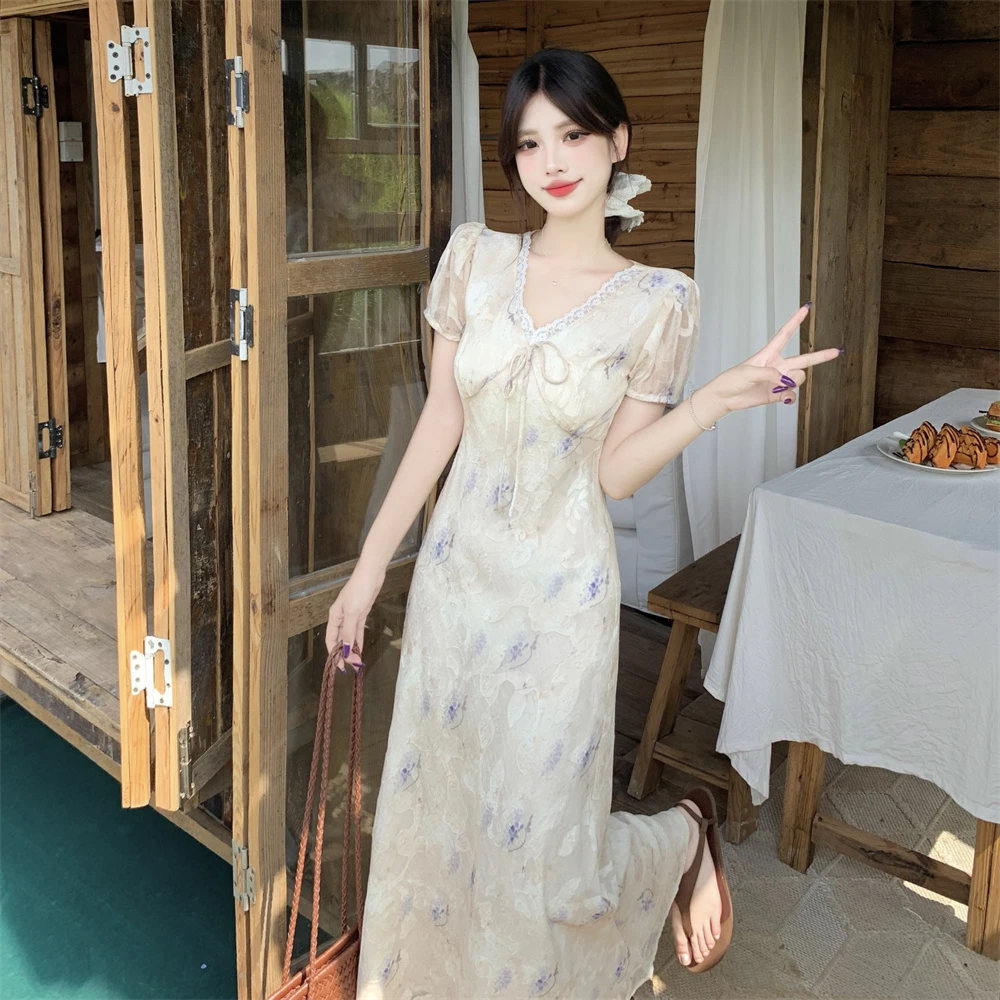 夏季v领法式碎花裙新款大码茶歇系带高级感长裙修身显瘦连衣裙