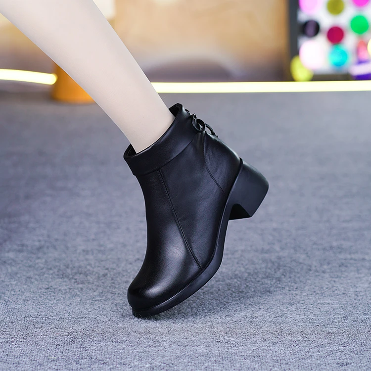 9822新款真皮软底软面休闲百搭女靴头层牛皮圆头一体跟适简约短靴